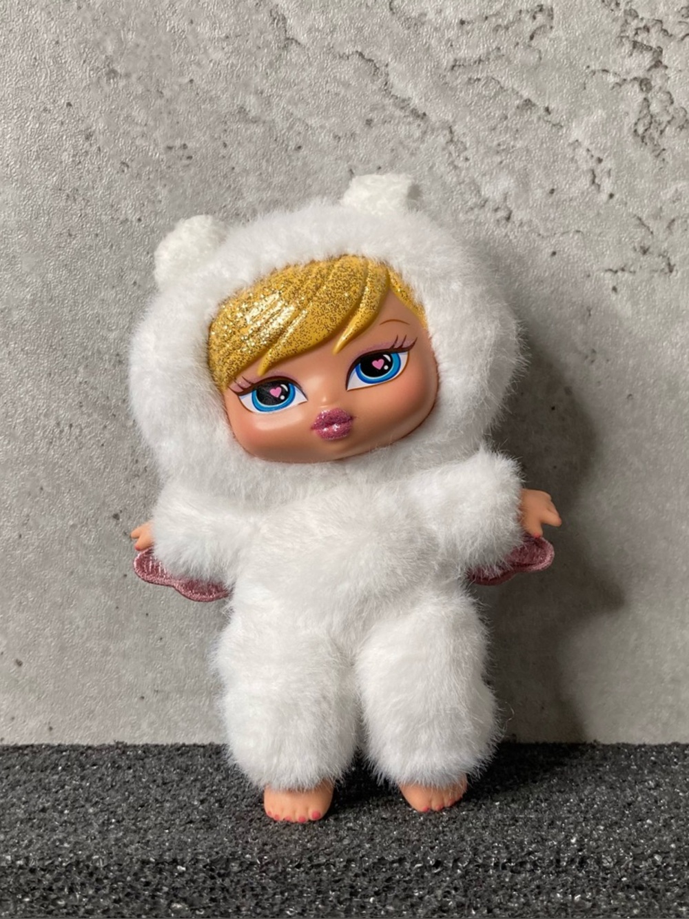 Bratz Bratziez Sweetheartz Seriez Plush Keychain - Cloe